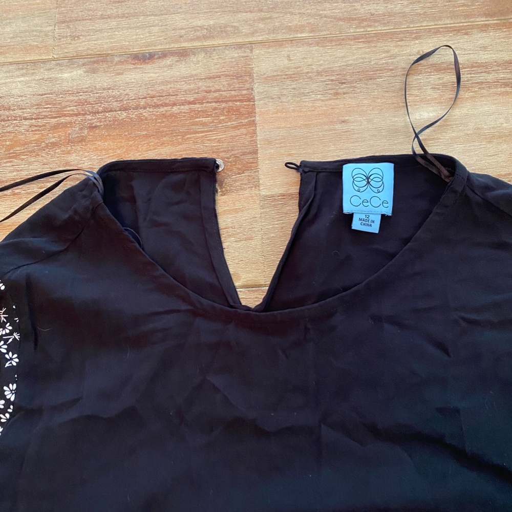 Cece Shift Printed Ruffle Sleeve Dress - Picture 4 of 4